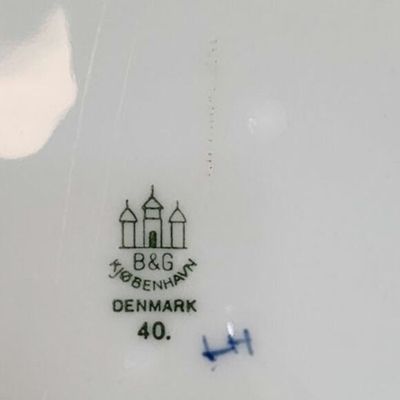 BING & GRONDAHL Triangular Cake Plate, Christmas Rose, Vintage - Picture 4 of 4